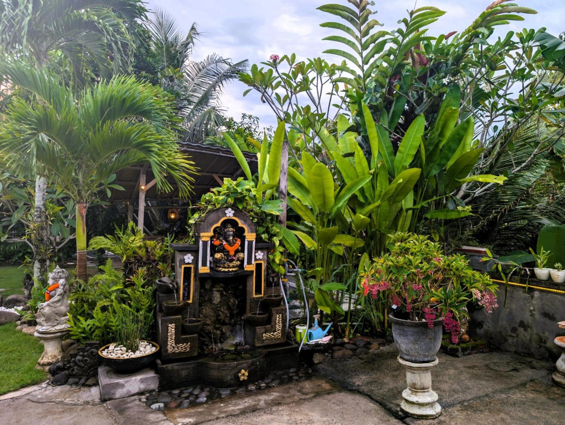Ayumar Homestay Medewi Pulukan Exterior photo