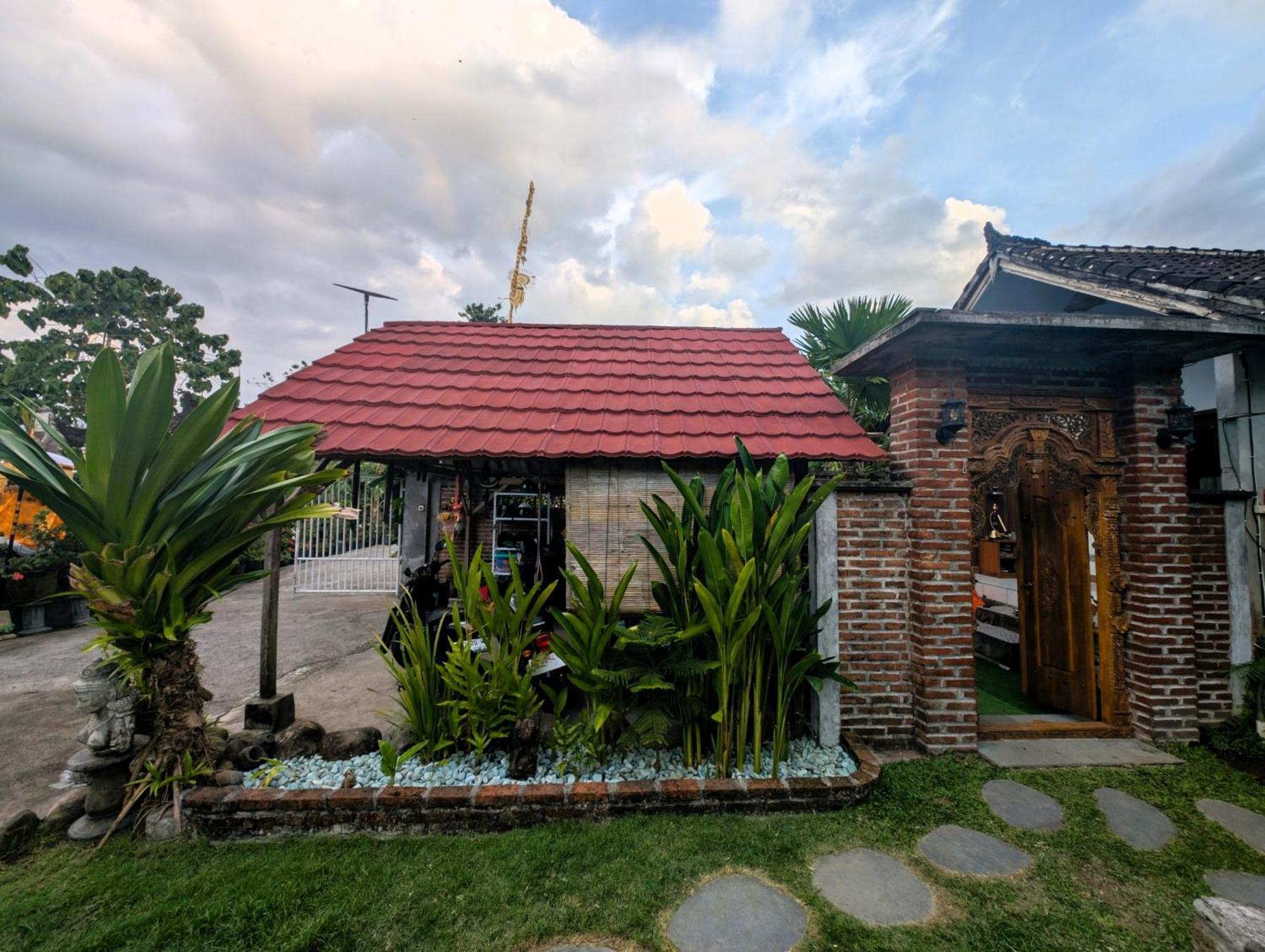 Ayumar Homestay Medewi Pulukan Exterior photo
