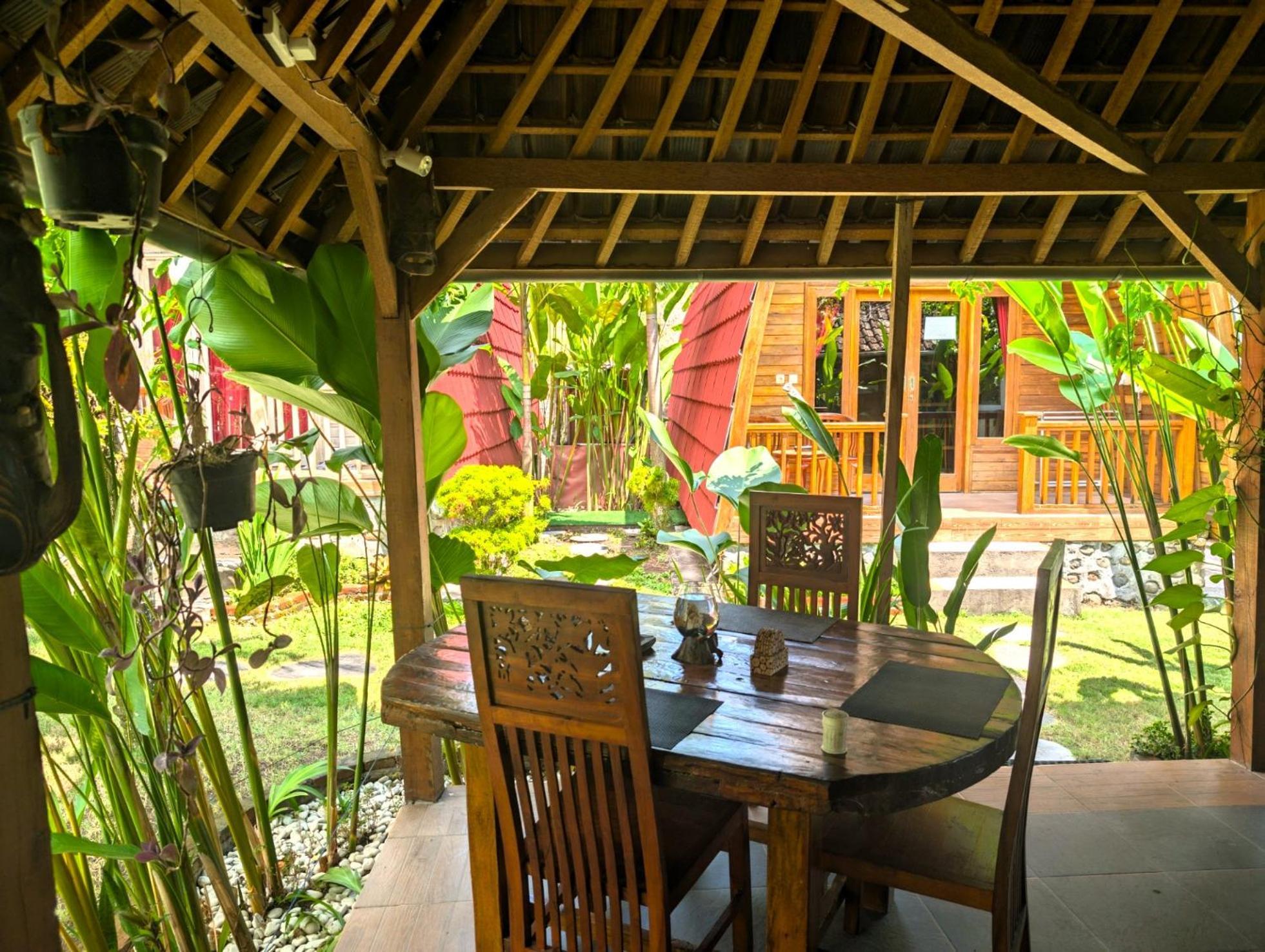 Ayumar Homestay Medewi Pulukan Exterior photo