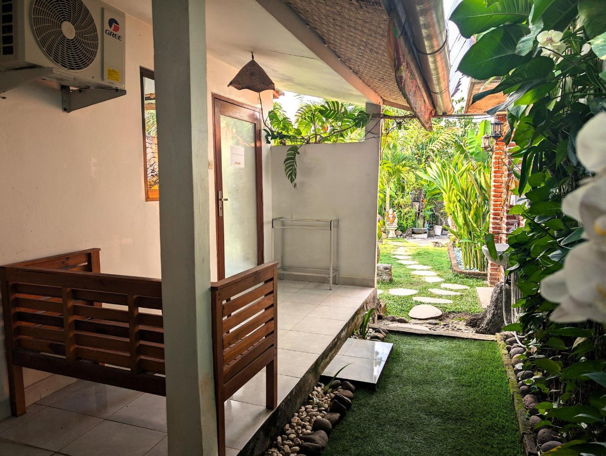 Ayumar Homestay Medewi Pulukan Room photo